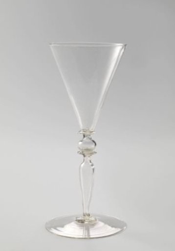 Chalice glass with a funnel-shaped chalice