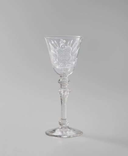 Wine glass with the coat of arms of the Hague Saint Joseph Guild