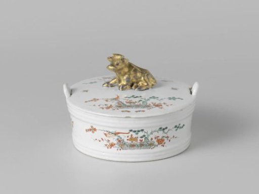 Butter dish with lid