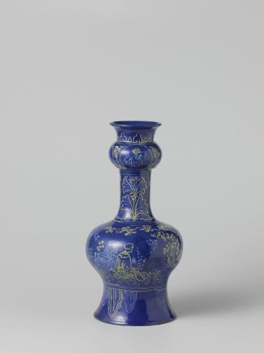 Bottle of faience with blue ground