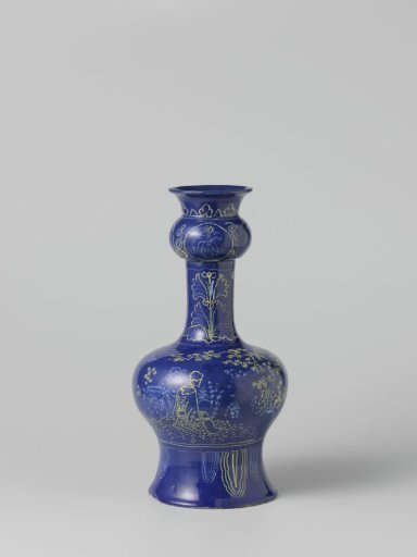 Bottle of faience with blue ground