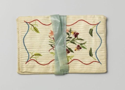 Letter bag in a flat, rectangular model, of white cotton with woven stripes, decorated with multicoloured floral silk embroidery, with on the inside the initials 'GMH', 'souvenir d'amitie' and '1799'