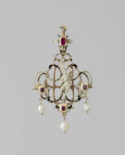 Pendant with Amor in a niche