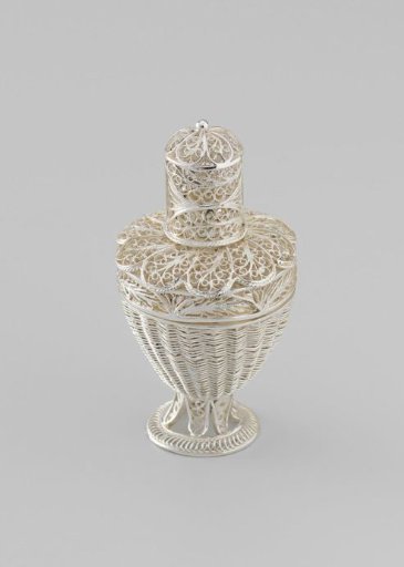 Tea caddy