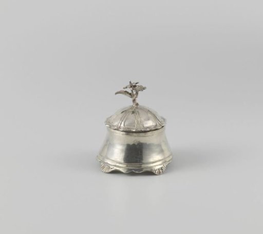 Tobacco pot