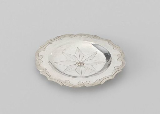 Saucer belonging to a tureen