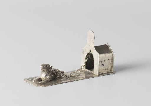 Dog kennel