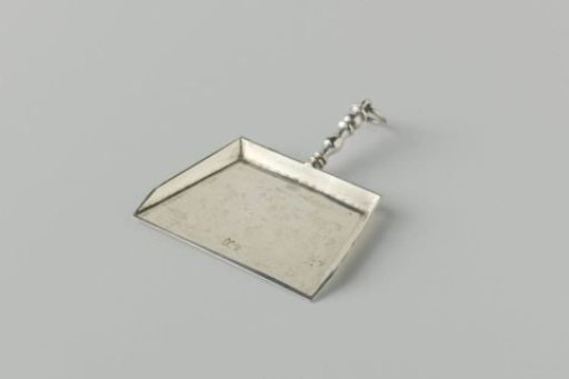 Dustpan