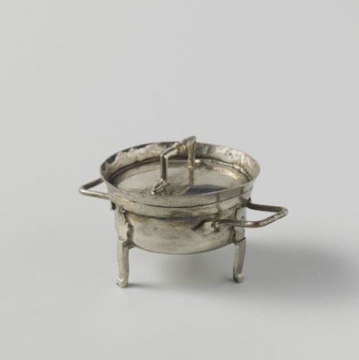 Cooking pot with lid
