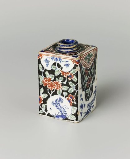 Tea caddy