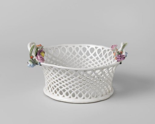 Fruit basket of porcelain