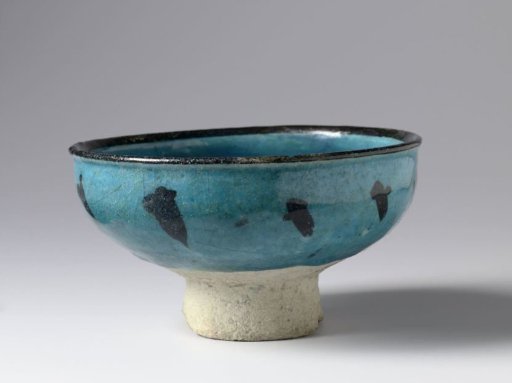 Bowl with a stylized flowering plant