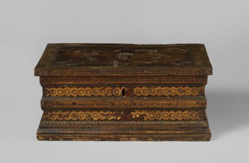 Writing box decorated with intarsia in walnut and other wood species
