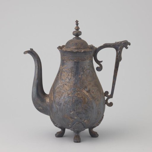 Coffee pot captured from the raja of Bone in 1905