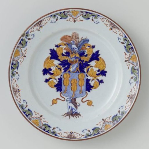 Plate, painted with the family coat of arms Hoogmoed (?)