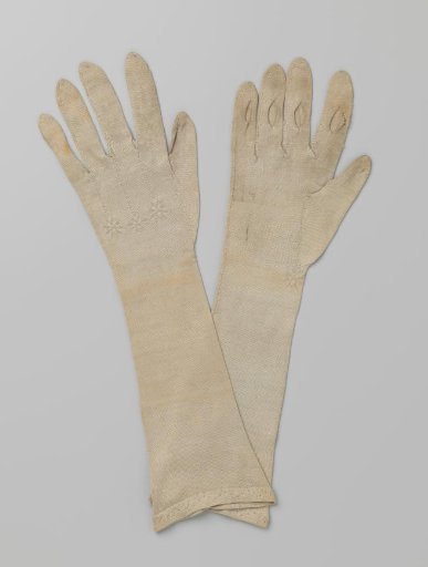 Glove of white knitted silk