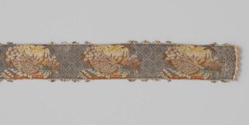 Ribbon of silk brocade; on a silver-colored background with a diamond pattern a repeating pattern of a colored bouquet is applied