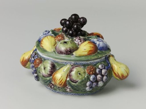 Butter boat with fruit