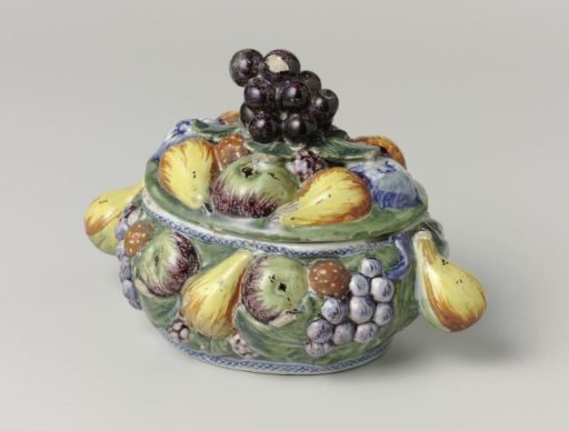 Butter boat with fruit