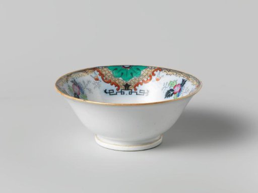 Plate with ornament in the Chinese style