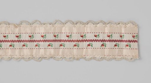 Ribbon of cream-colored silk, decorated with two bands of light grey silk with rosebuds; between these two bands runs a dark pink band
