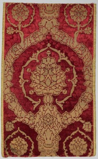 Plain-cut velvet with pomegranate motif