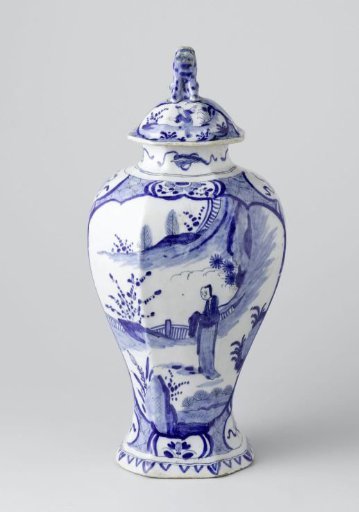 Garniture with three vases and two beaker vases