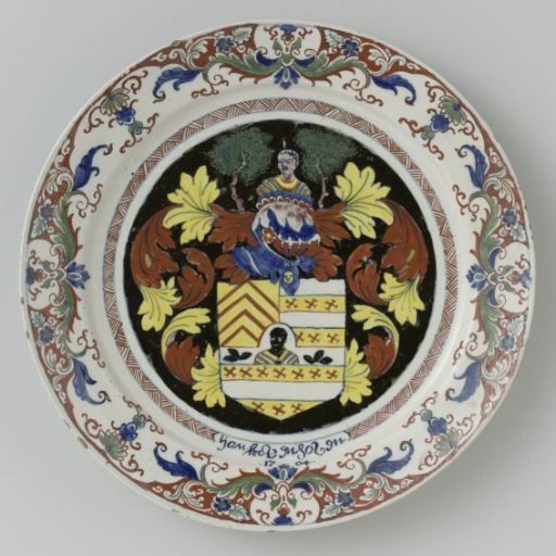 Plate, painted with the coat of arms of Jan Kovenhoven