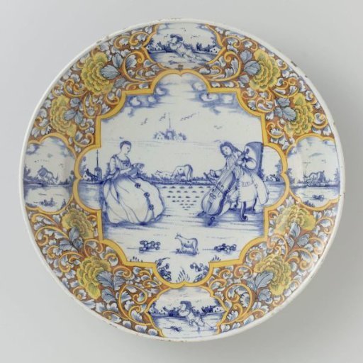 Dish of polychrome faience