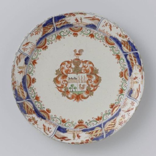 Faience plate with coat of arms of Van Beuningen - Van Leeuwen
