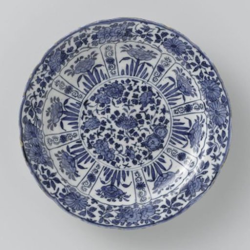 Dish of faience