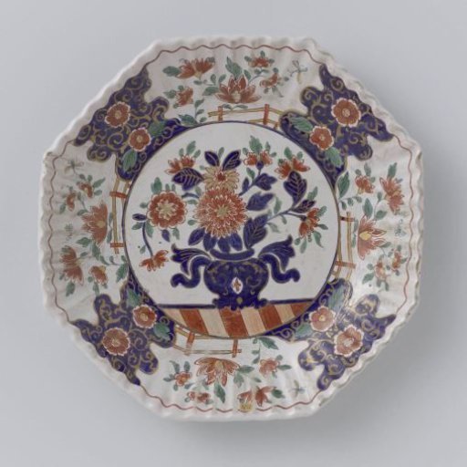 Octagonal bowl of faience