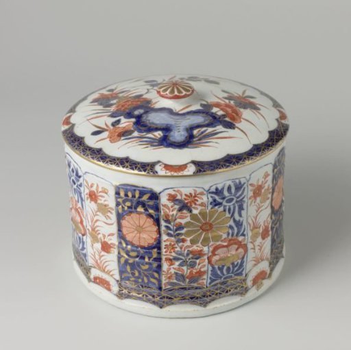 Lidded box