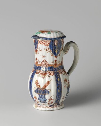 Lid of a jug of polychrome painted faience