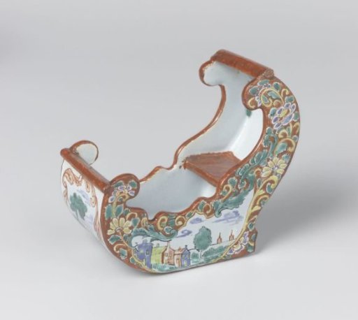 Multicolour-painted pipe sled