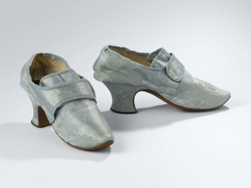 Lady's shoe of light blue silk damask with two flaps over the instep