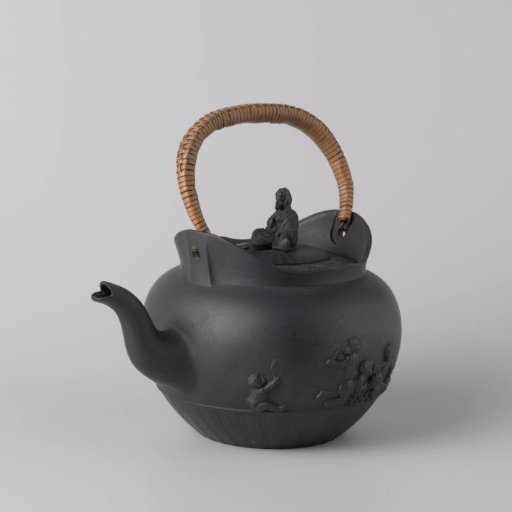 Lid of earthenware, Wedgwood Black Basalt.