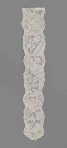 Bonnet lappet (fragment) of Mechelen lace