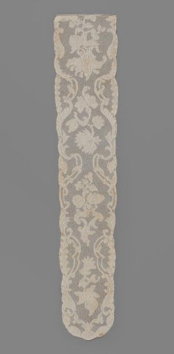 Cap flap (barbe) of Valenciennes lace