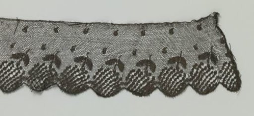 Strip of Bobbin Lace with Hanging Round Cluster Flowers