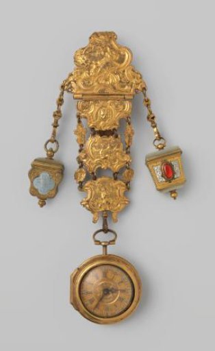 Chatelaine of gilded copper