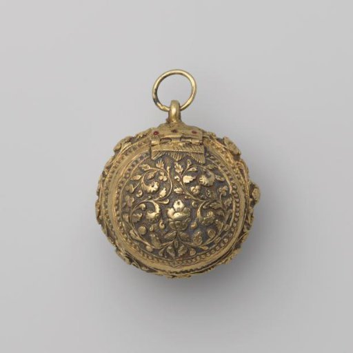 Gold clock with chased dial