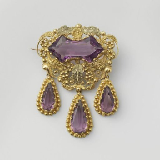 Broche