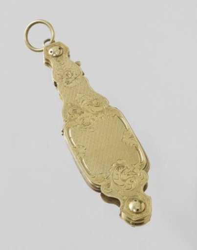 Gold folding lorgnette engraved with flowers and leaves
