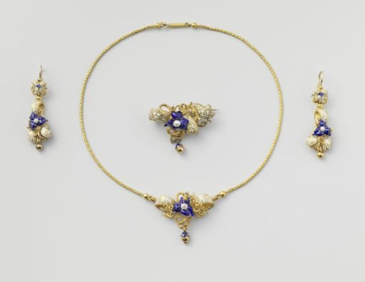 Demi-parure consisting of a necklace, a brooch and two earrings