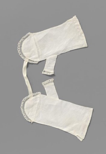 Mitten of White Linen Batiste