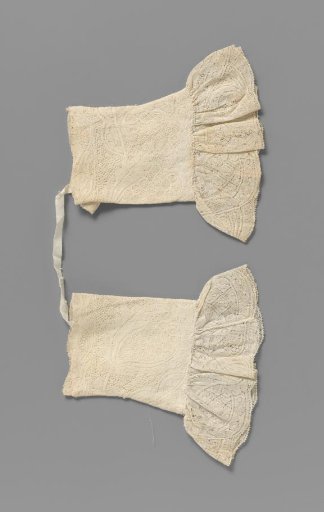 Mitten of Binche lace