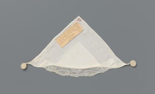 Linen table runner with Mechelen bobbin lace; marked in red cross-stitch: FR4