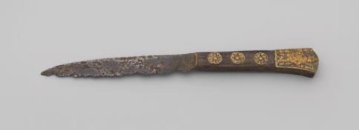 Knife with wooden handle decorated with engraved copper