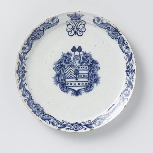 Plate, painted with an unknown coat of arms, possibly Van Egmond